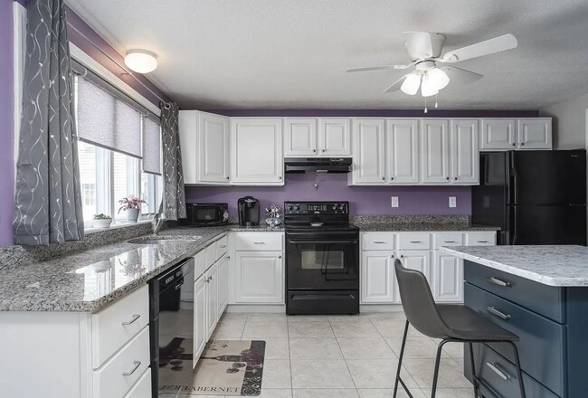 Photo - Plaistow NH Unit 24