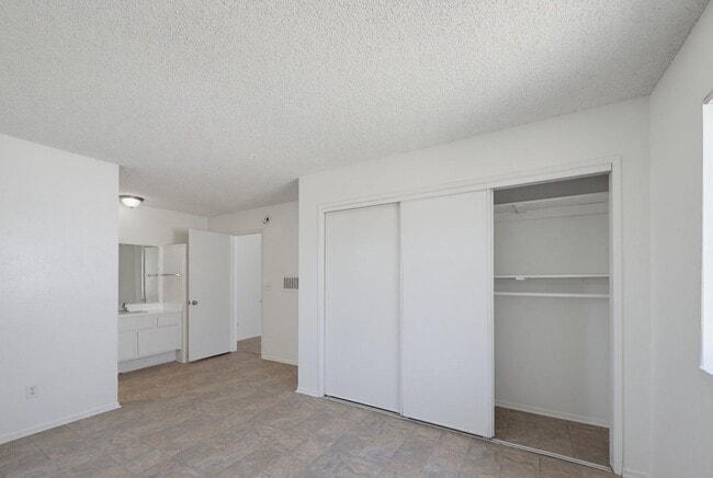 Photo - 6907 Whitsett Ave Unit 113a