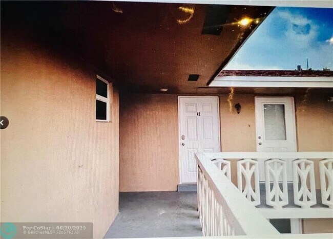 Photo - 3300 NE 10th Terrace Unit 42