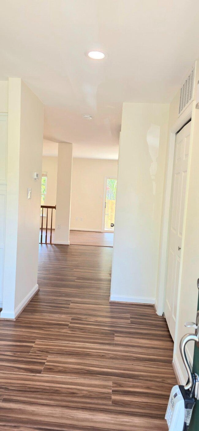 Photo - 6008 Raina Dr