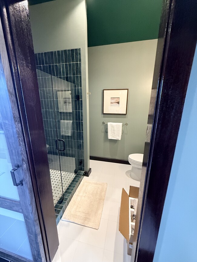 Baño de la suite ejecutiva para estancias prolongadas - Villas on Turtle Creek
