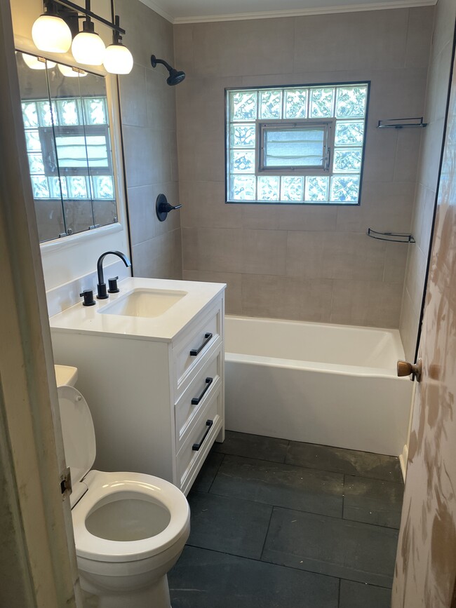 Bathroom - 4115 N Washington St