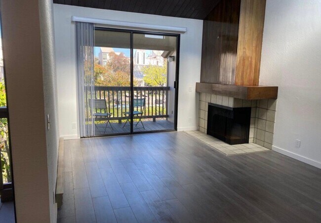 Photo - 2101 Shore Line Dr Unit 203