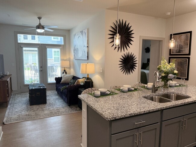 Photo - Avant at Huntington Pointe