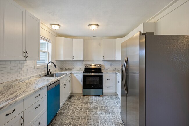 Photo - 185 Storage Rd