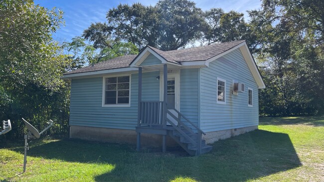 Photo - 617 E Madison St