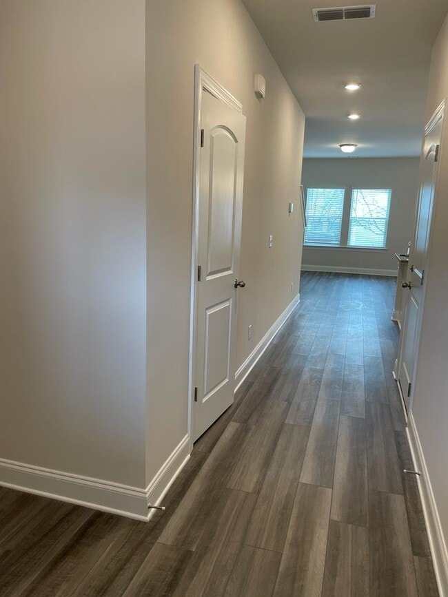 Photo - 1553 Olympic Ln