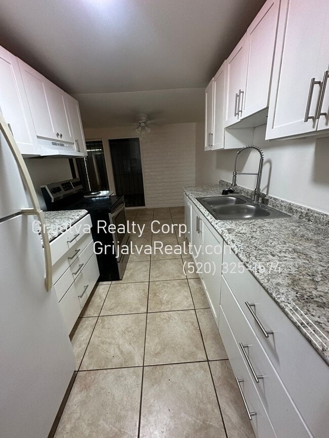 Photo - 3325 S Elson Ave