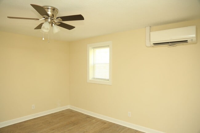Photo - 324 Caroline Ave Unidad Apt #B