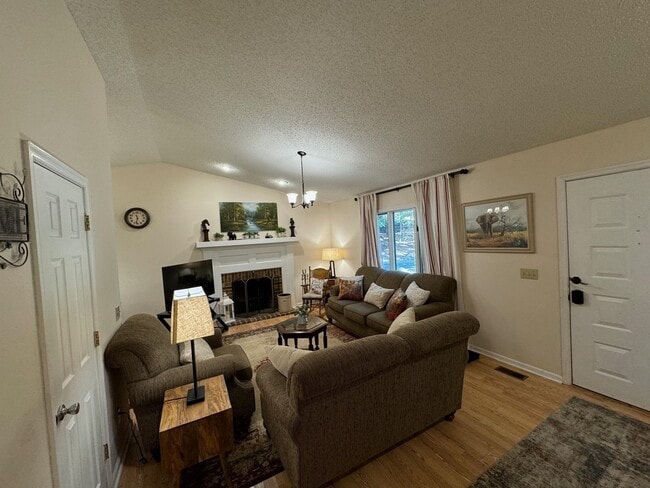 Photo - 135 Inglewood Ct