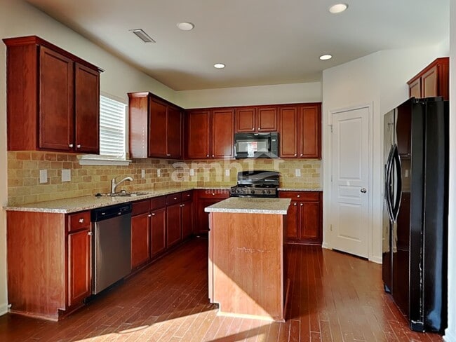 Photo - 8112 Hovingham Way