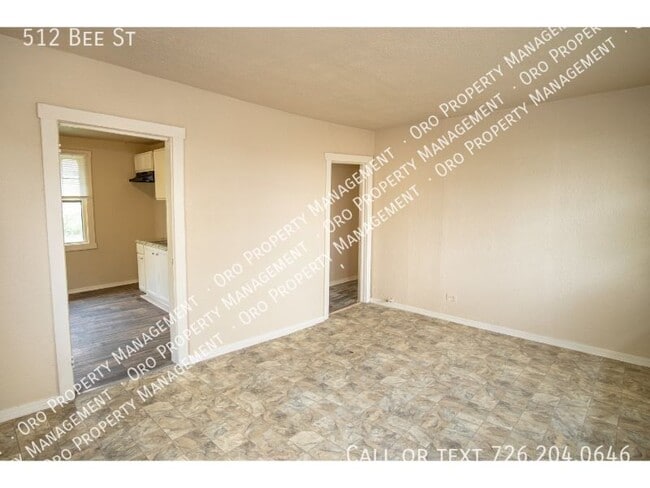 Building Photo - 512 Bee St