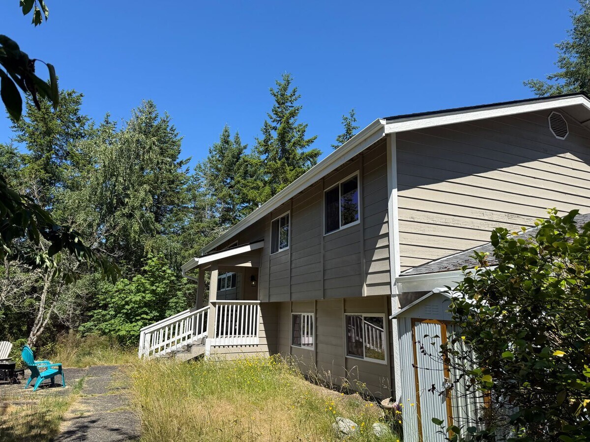 Photo - 4 Bedroom, 2 Bath, 2 Story Home For Rent i...