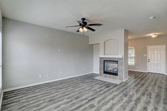 Photo - 15530 Hickory Dale St