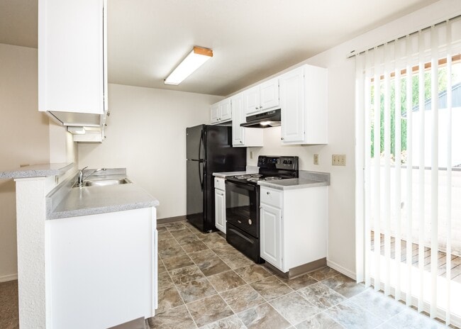 Photo - Elmonica Court