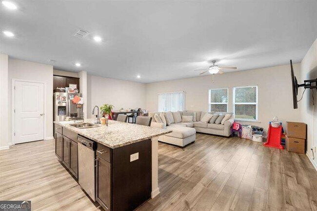 Photo - 1070 Sunny Lk Dr