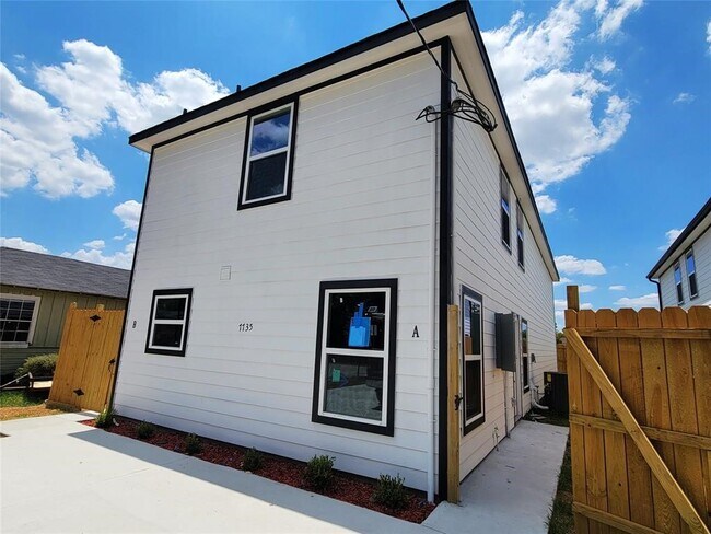 Photo - 7735 Orebo St