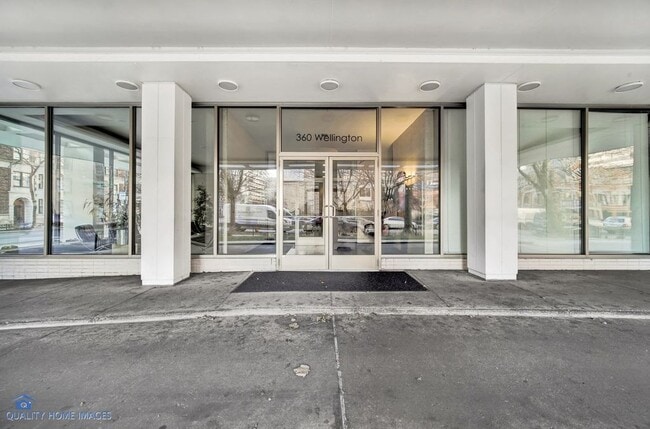 Building Photo - 360 W Wellington Ave Unit 8D