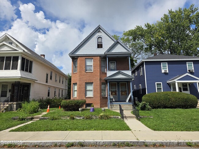 Building Photo - 1273 Parkwood Blvd