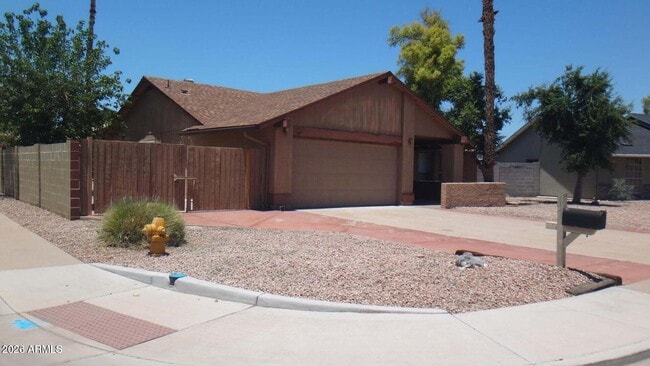 Building Photo - 1904 N Arrowhead Cir
