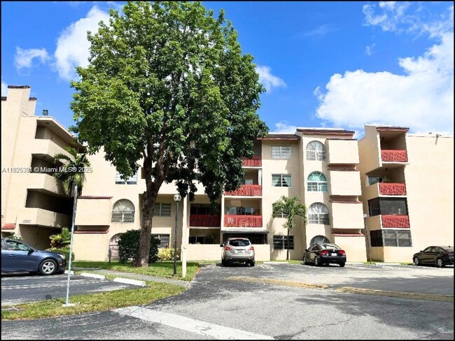 Building Photo - 10651 SW 108th Ave Unit 2E