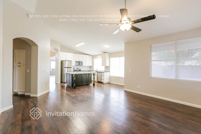 Photo - 1002 W Chicago Ct