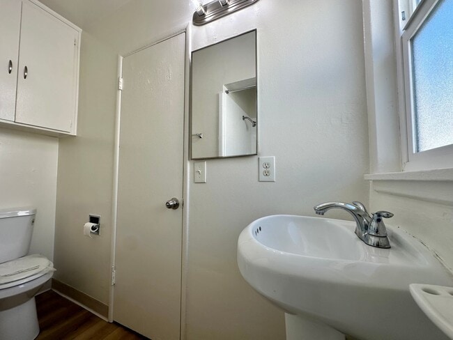 Photo - 12522 Truro Ave Unit D