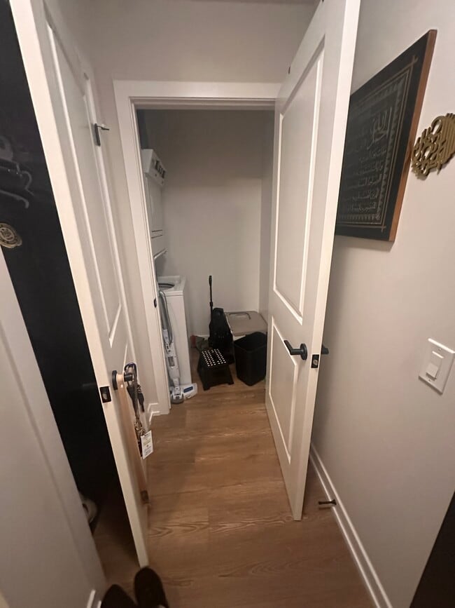 Photo - 870 Queenston Rd Unit 1211