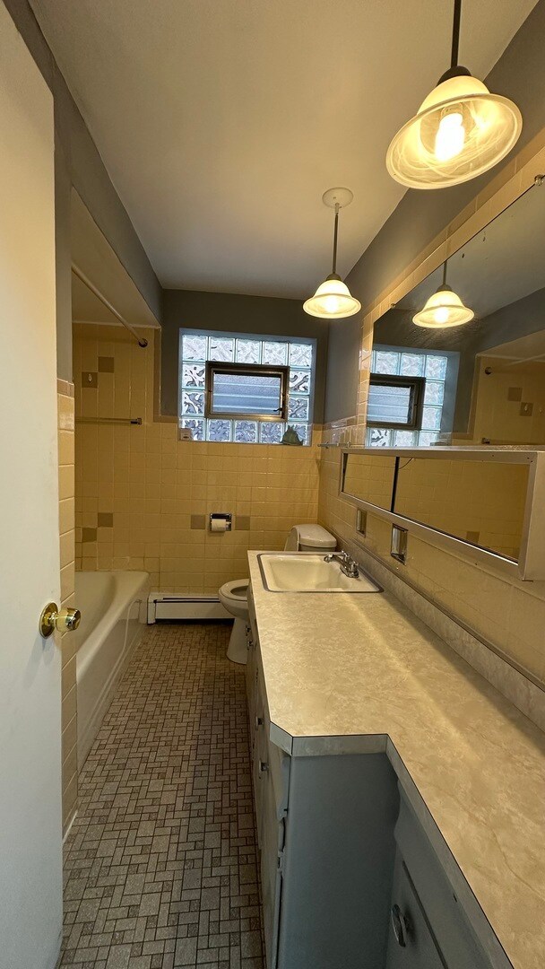 Photo - 6118 W Gunnison St Unit 1