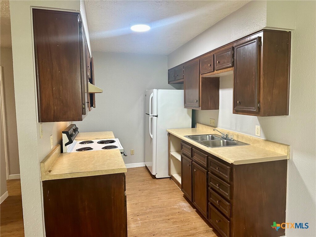 Photo - 1103 Hillyer St