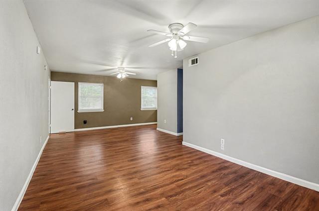 Photo - 1202 Crane Dr