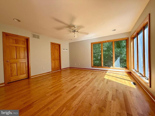 Photo - 523 Epping Forest Rd