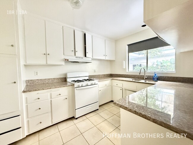 Photo - 4033 Sunset Blvd Unit 4