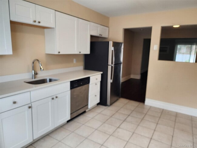 12 Roosevelt Dr