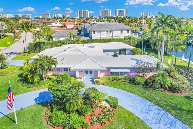 Building Photo - 300 E Coconut Palm Rd Rental