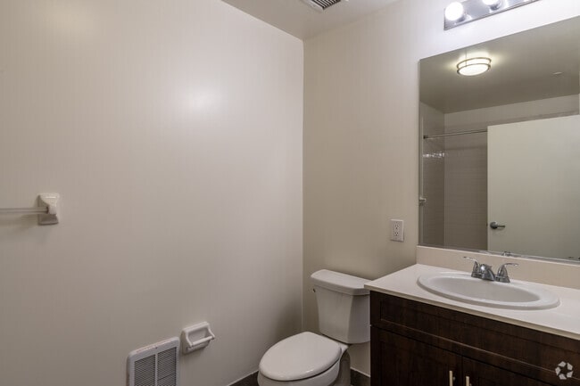 1BR, 1BA - 650SF