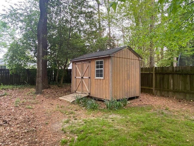 Photo - Three bedroom, 2 bath home with a large fe...