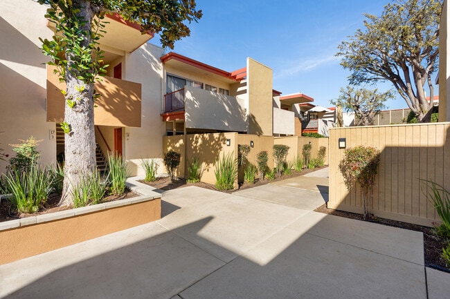 Photo - Park Montair Apartments