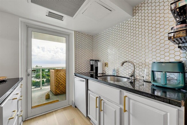 Photo - 2841 N Ocean Blvd Unidad 1004