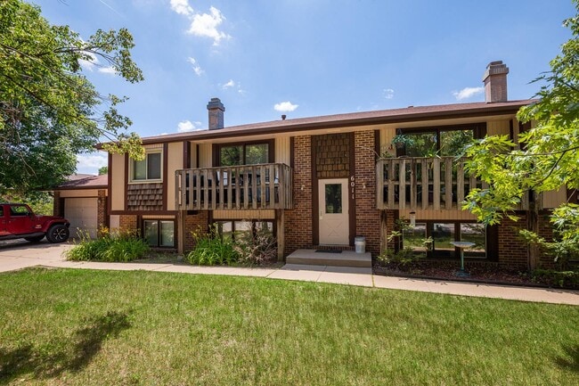 Building Photo - 6011 Queens Dr Unit 1 Rental