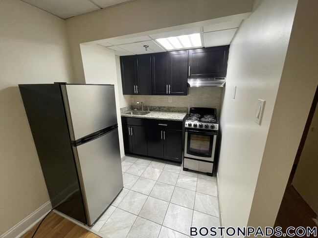 Photo - 62 Boylston St Unidad L12