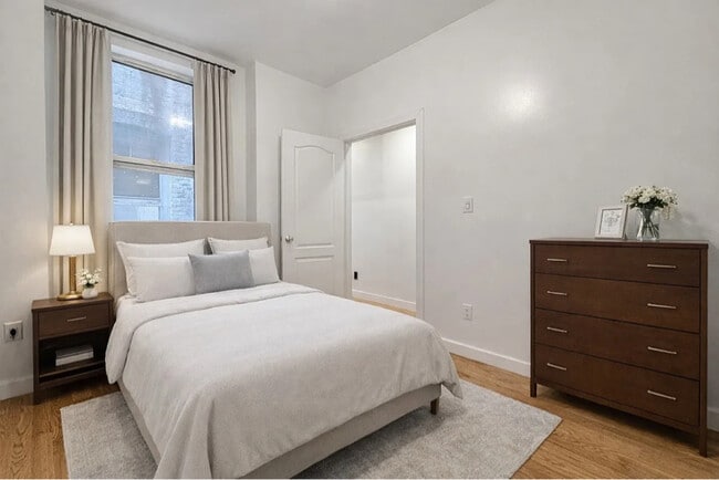 Photo - 225 Eldert St