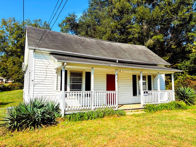 Photo - 208 School St