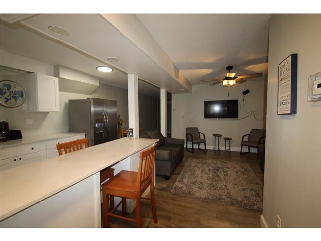 Photo - 401 W Main St