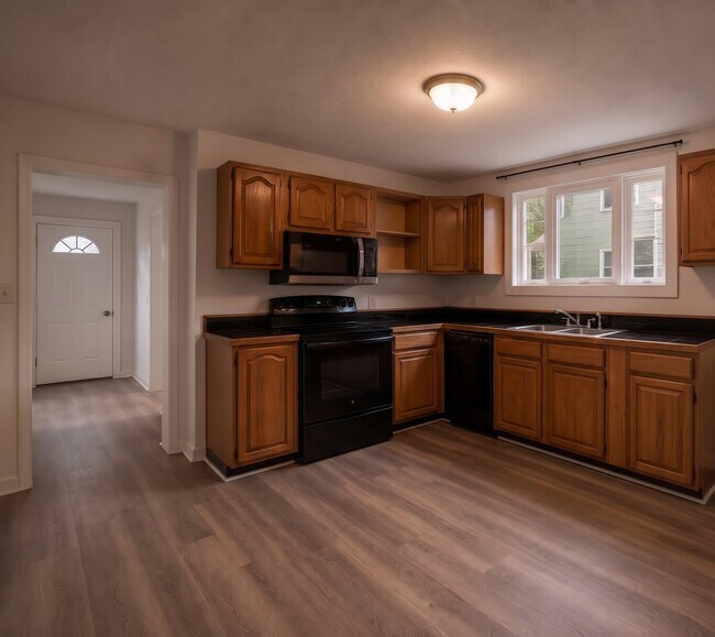 Photo - 244 Robinson St
