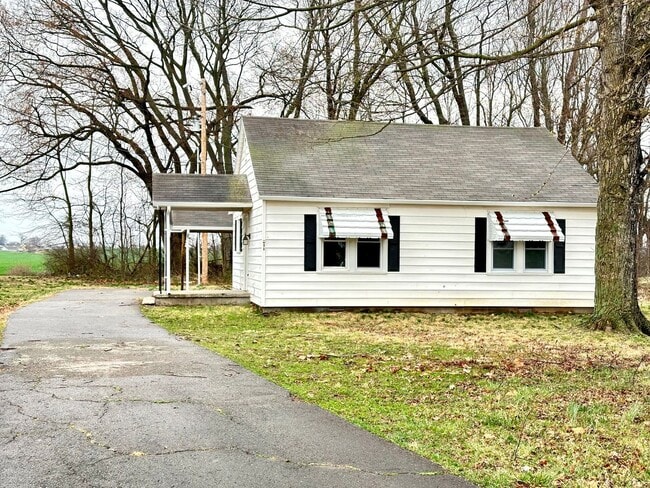 Photo - 811 Pembroke Oak Grove Rd House