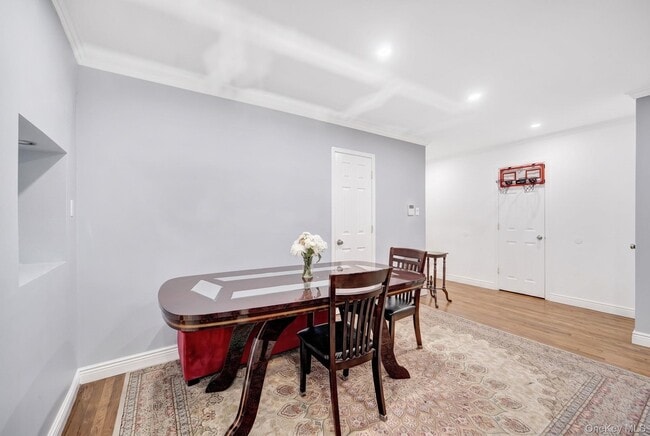 Photo - 140-35 Burden Crescent Unit 402