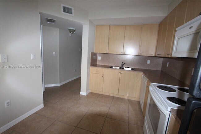 Photo - 22801 SW 88th Pl Unidad 205