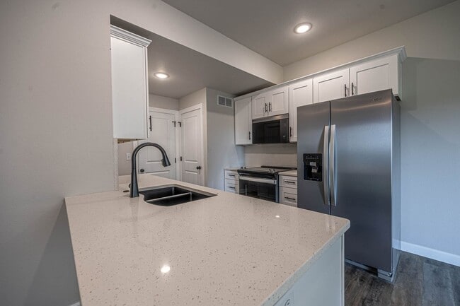 Photo - The Residences at Bryson Lake-92 Unit B