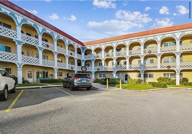 Building Photo - 2404 Florentine Way Unit 32